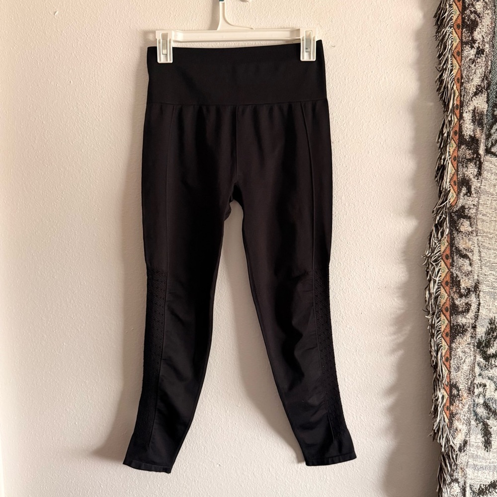 ▪️Fabletics • Black High-Waisted Leggings w/ Mesh Details • Women’s Size Medium